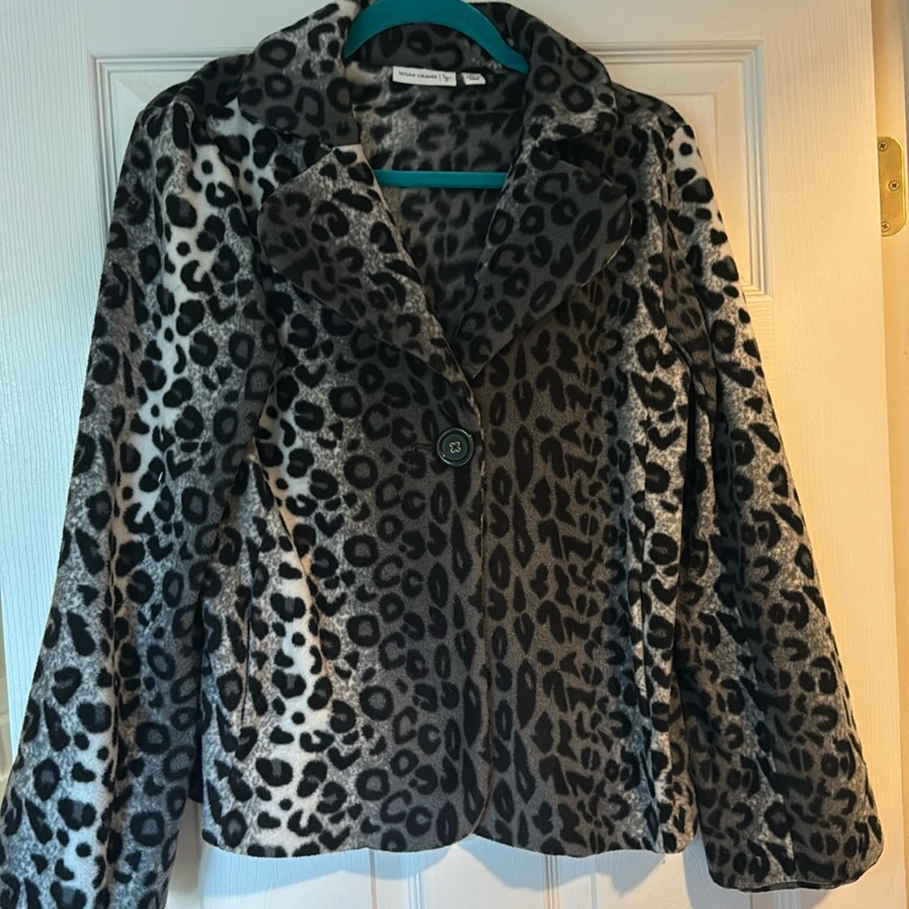 Leopard print one button jacket Susan Graver XS. Run big. Perfect for fall